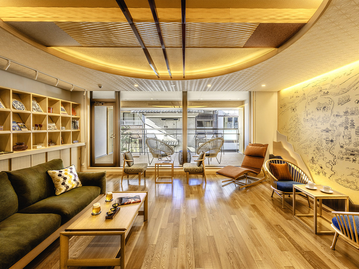 �v���~�A�����E���W�uBASE�v