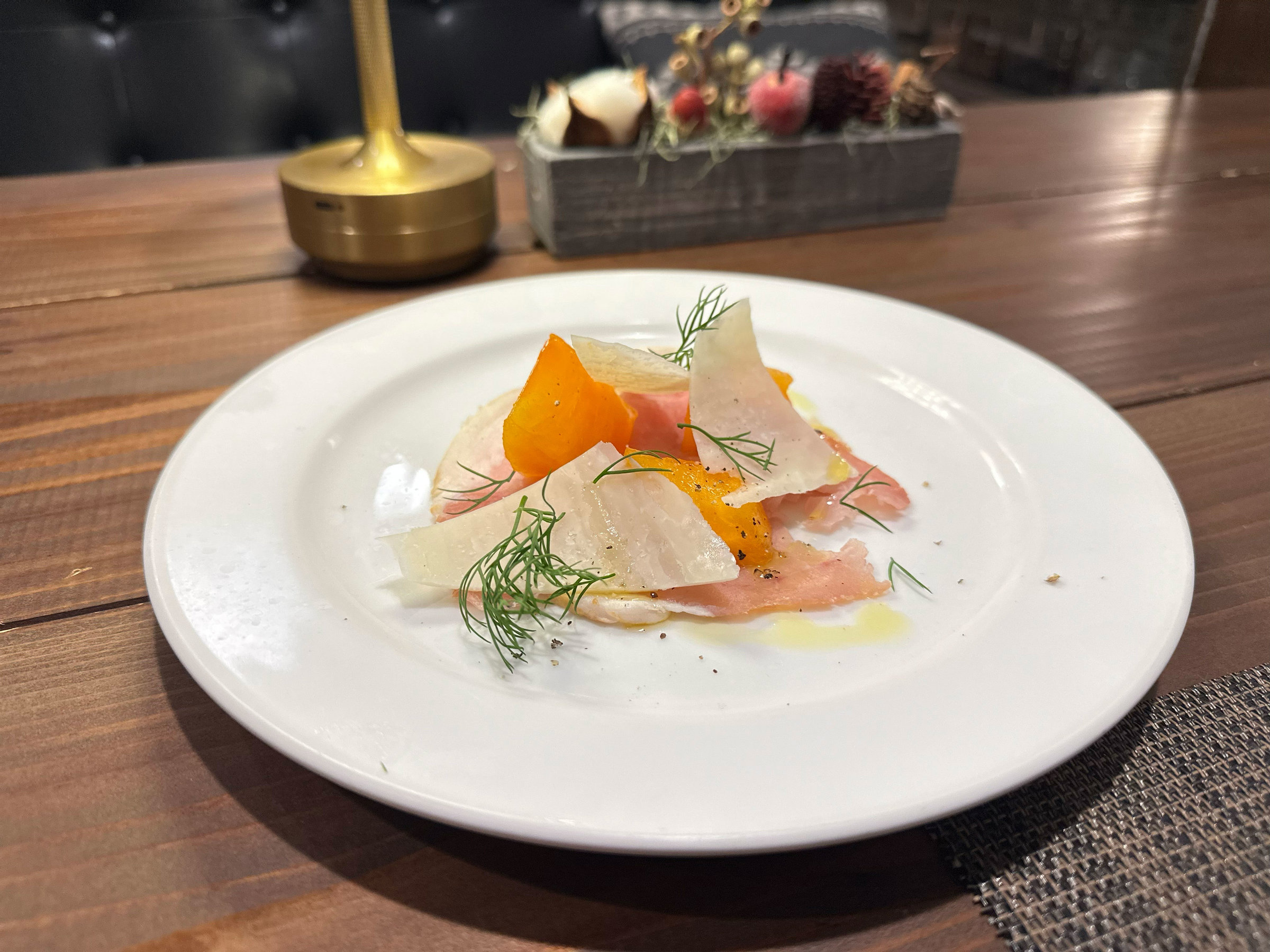 �H�~�[�H���F���n���Ɗ`�ɎR�r�̃~���N�łł����`�[�Y��Y����