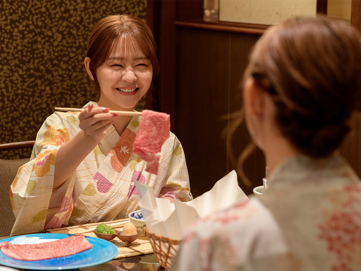 �傫�ȋߍ]���̃��[�X��O�Ɏv�킸�j�b�R����Ƃ낯��悤�ȐH�������͂ł��B