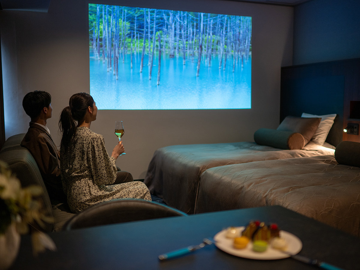 �y�|�b�v�C���A���W�����ځz�f�������y���A�܂�ŉf��كx�b�h����y���ށA�V�����z�e���̉߂�����