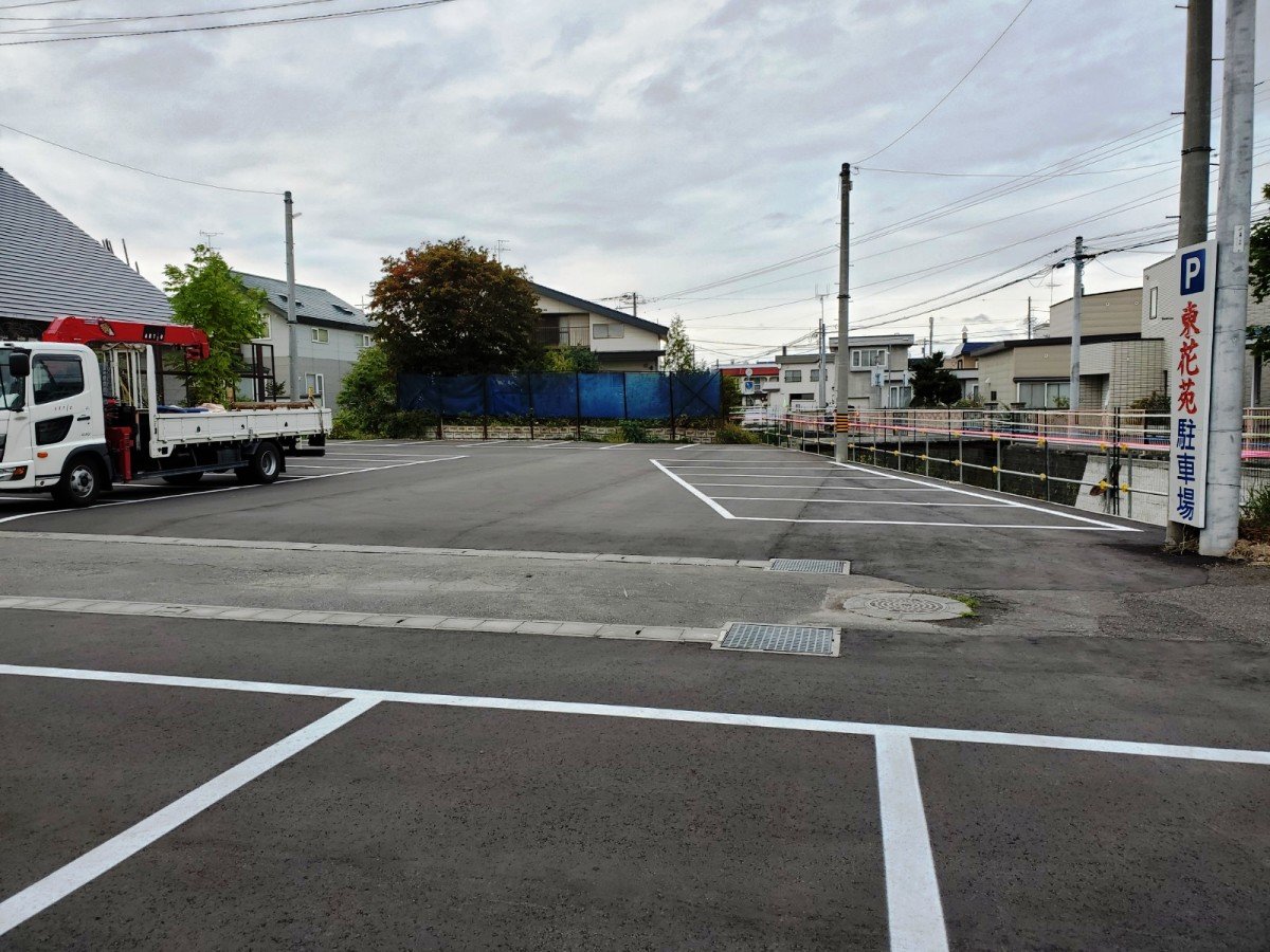 無料駐車場完備♪大型車両も駐車可能!※一部の大型車両は有料となります。