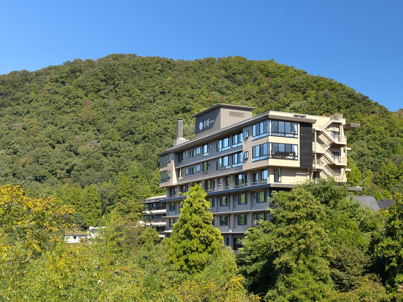 �k�������ɘȂޏh�B�R������̖����u�ߐ�k�v��������΁A12�̂����ĂȂ��Ń����b�N�X�������؍݂��B