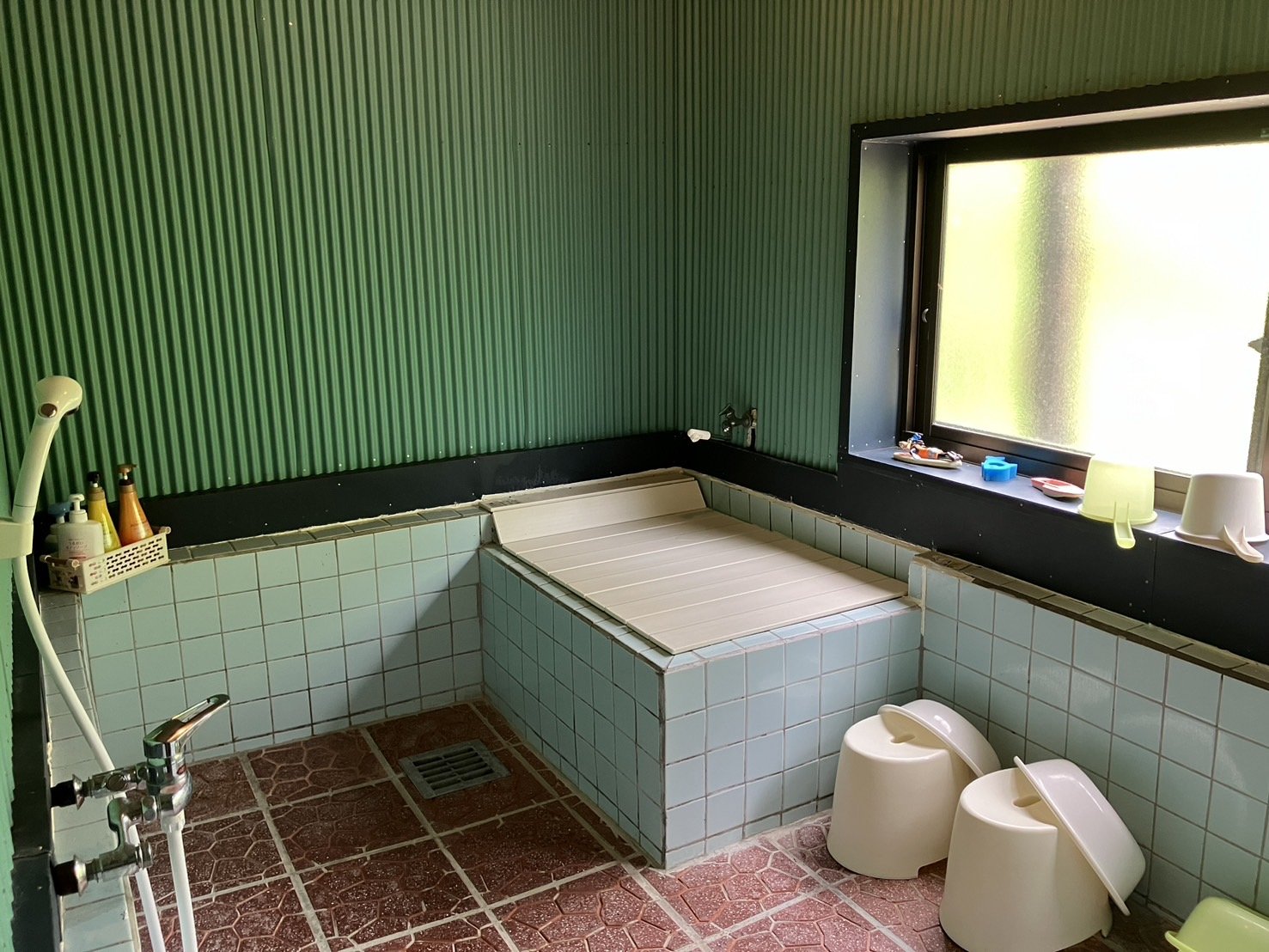 �܉E�q�啗�C