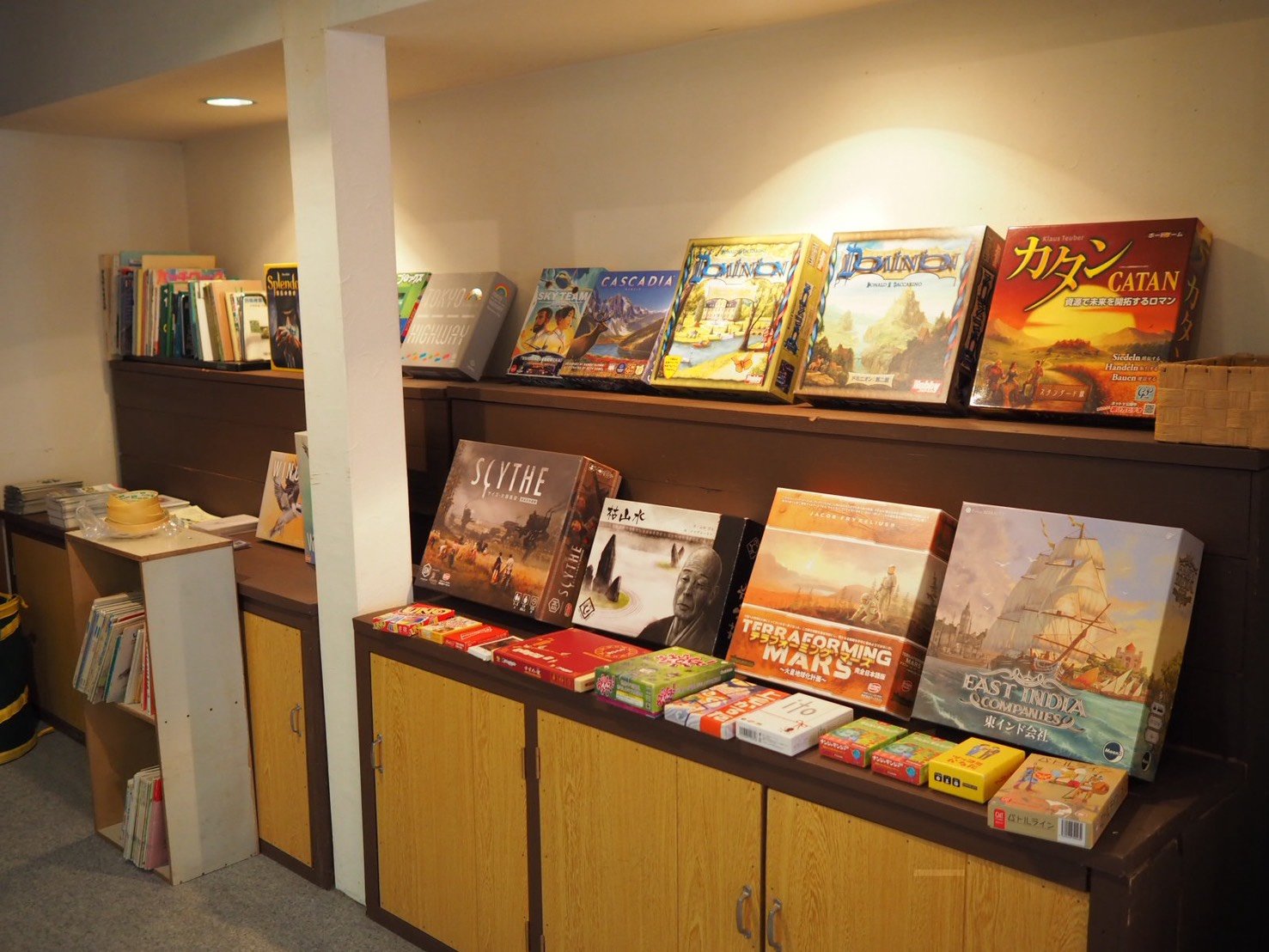 �{�[�h�Q�[��20��ވȏ゠��܂��B���w�������l�܂Ŋy���߂܂��B