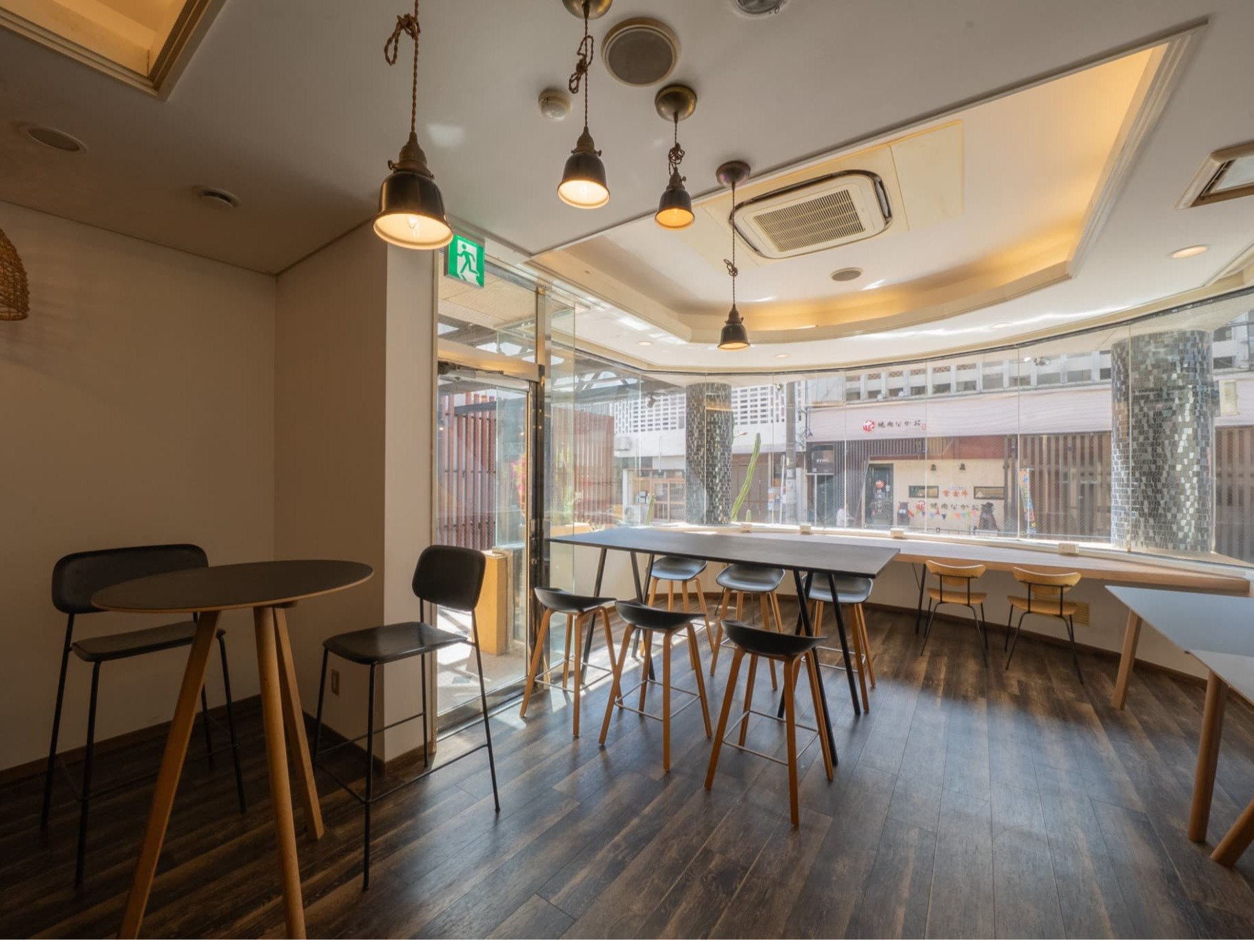 �y���X�g�����E���r�[�z