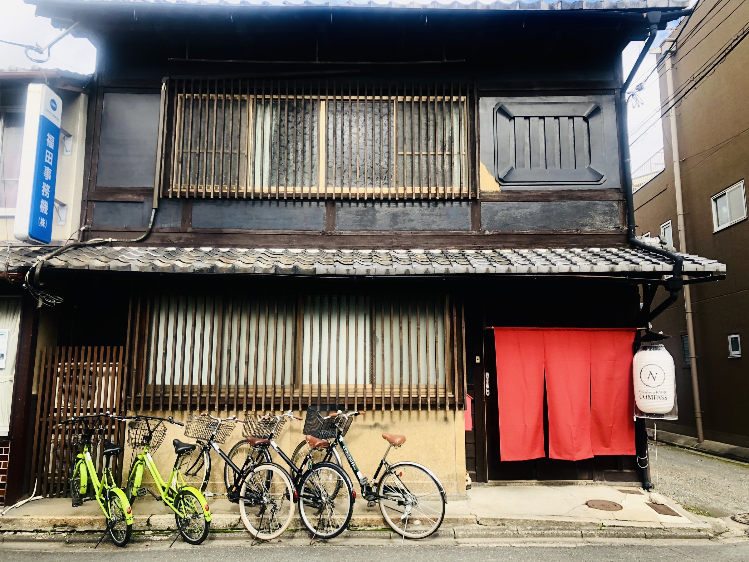Guesthouse kyoto COMPASS�̐��ʉ摜