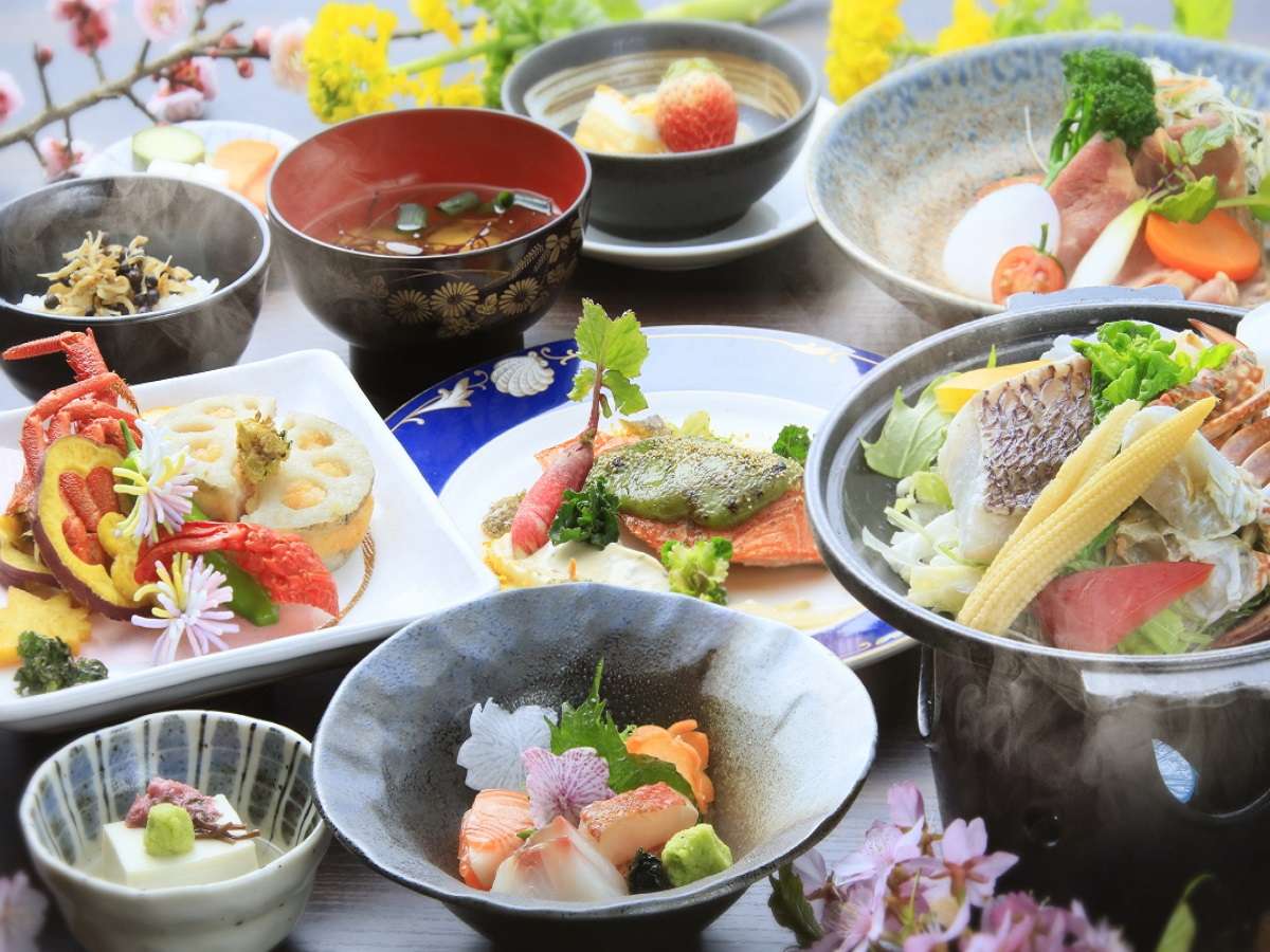 2���`4������́u����ȁv�B���ɂ܂��H�ނ��ӂ񂾂�Ɏg�p�������j���[��f�U�[�g�ȂǁA���y���݂Ɂ�