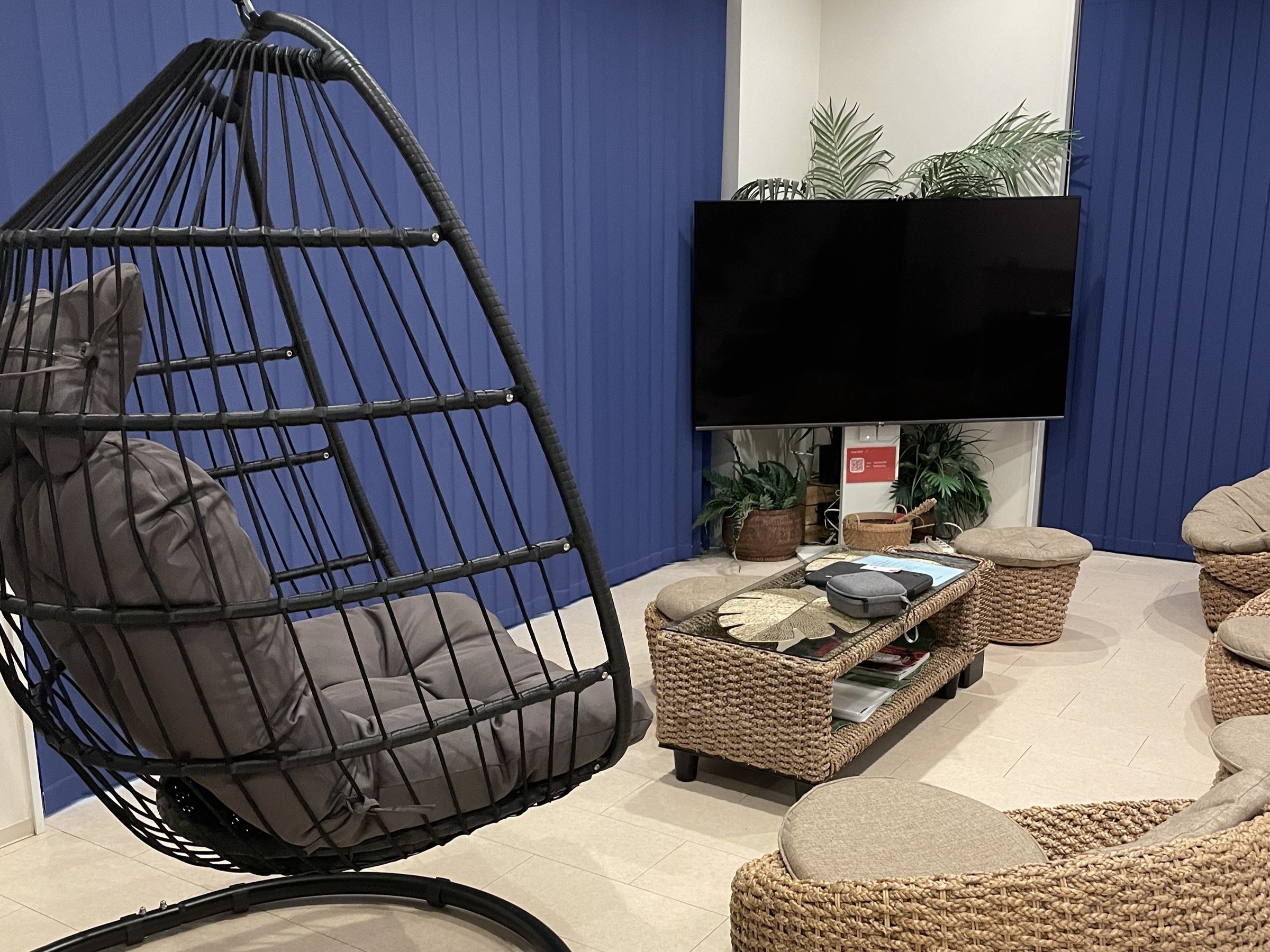 ���r���O