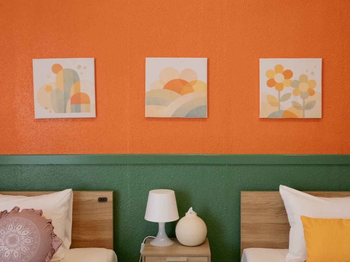 BED ROOM�w�I�����W���[���x