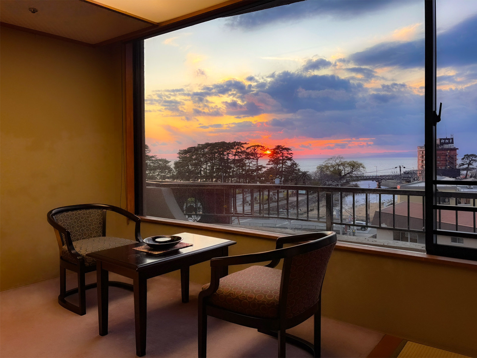 �I�[�V�����r���[�q������̗[�i