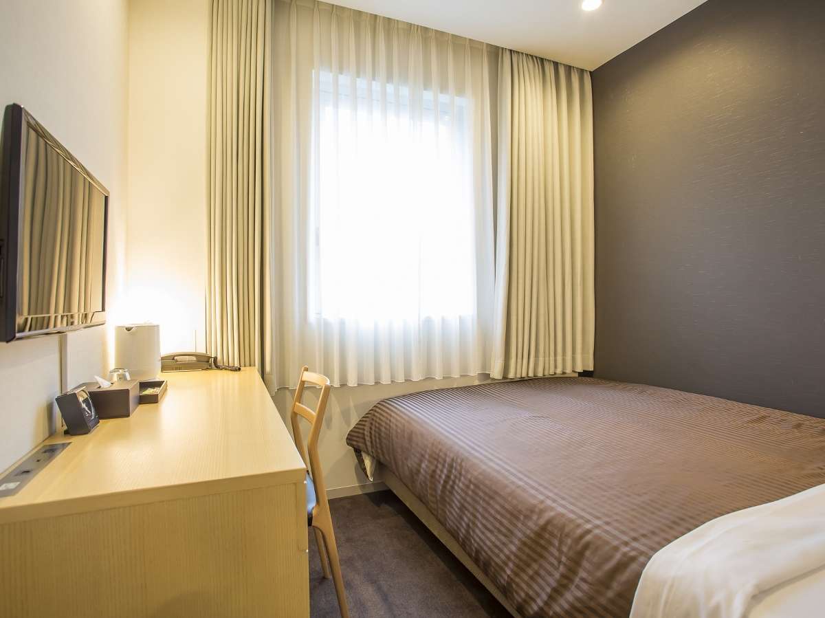 �y�X�^���_�[�h���[���z