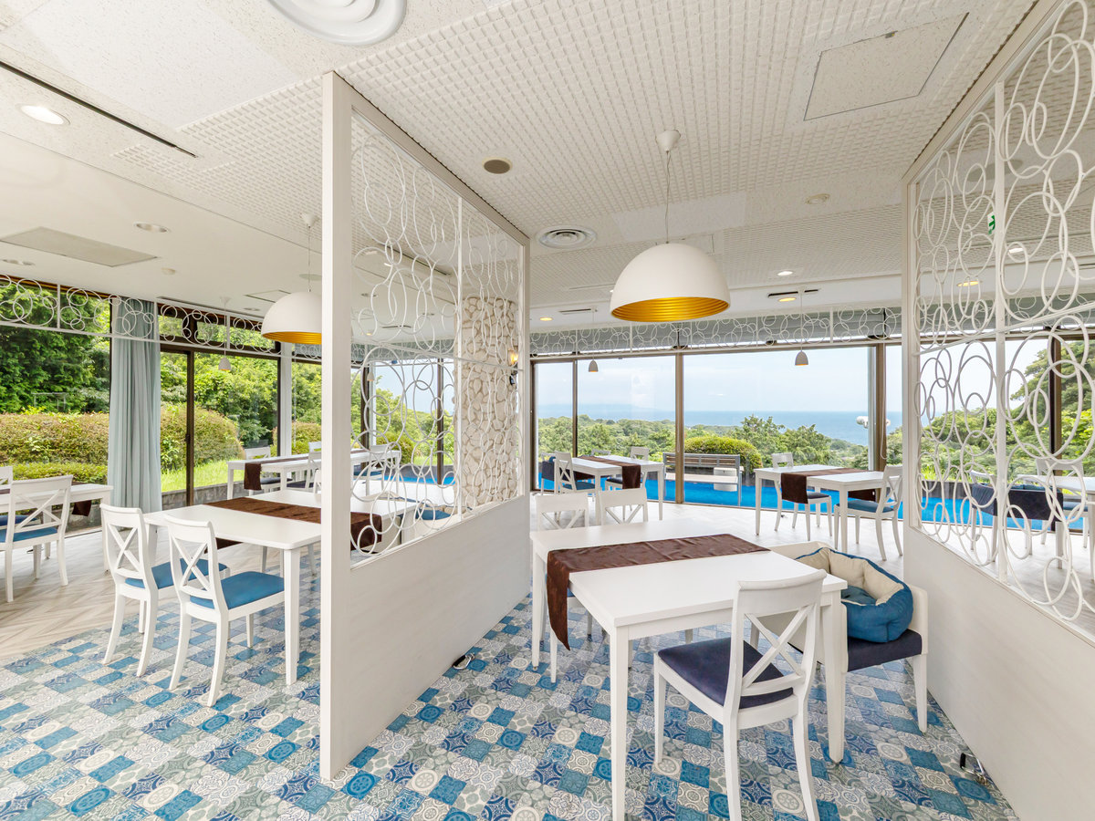 �y���X�g�����uLa Vie en rose�i�����B�A�����[�Y�j�v�z���Ɛ���Ƃ����������������͋C�̃��X�g�����B