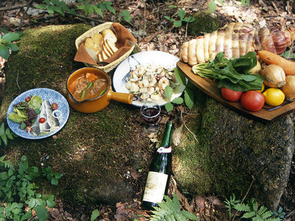 ���ƍ͔|�̖�؂��͂��߁A�l�Ǝ��R�ɗD�������ꂽ�n���̐H�ނ��ӂ񂾂�Ɏg�������������y���݉������B