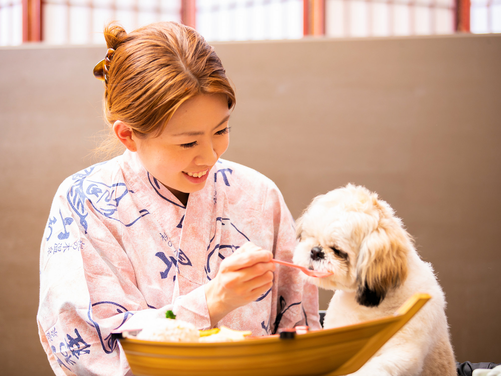 ���{�݁����H���͎d�؂�̂��锼���Ŏ�����C�ɂ����ɂ�񂿂��ƈꏏ�ɂ��H�����ł��܂��B