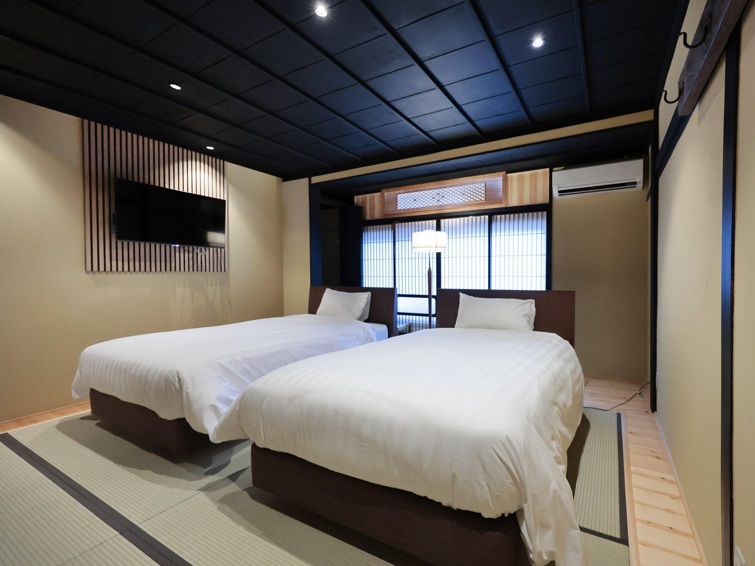 �V�����Y���̃Z�~�_�u���x�b�h2�䂪�����b���V���l�Ɩ����Q��