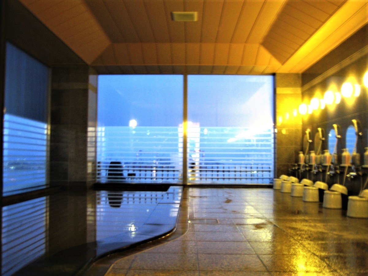 ��������̌��򂩂������B�����̂ݎ��{
