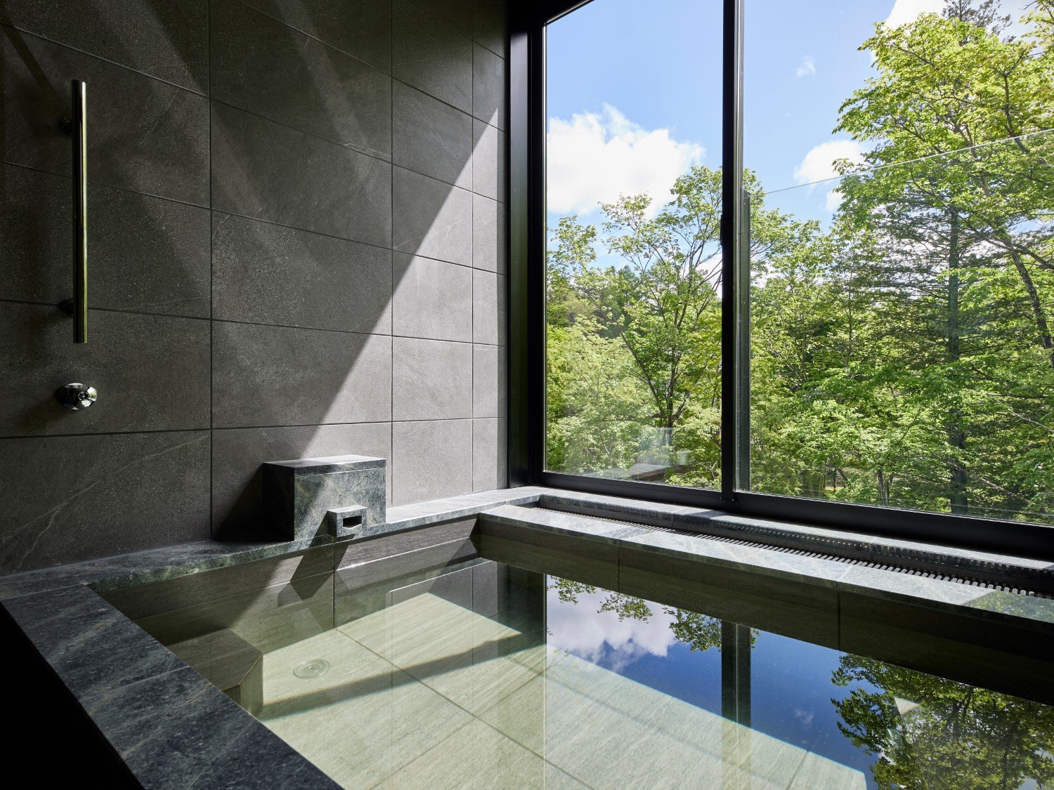 ���O�W���A���[�X�C�[�g�q�����