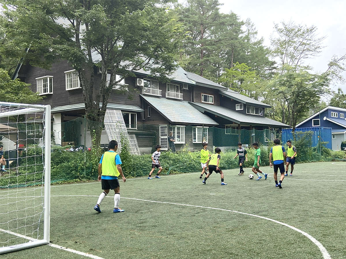 �E����Ƃ��T�b�J�[���t�b�g�T���̍��h�ɂ��𗧂Ă�������