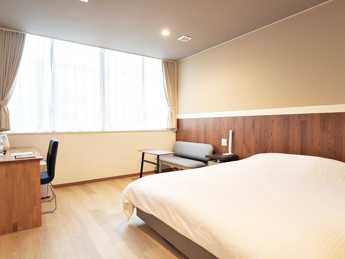 �y�q�����z�_�u�����[���B2�l���̂����p�͂������A��l���ōL���x�b�h��Ƃ��߂����ґ����