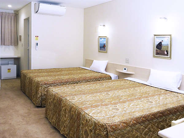 25u̍LɁA1.5mȏ̑^xbh2B1`eq4l܂ŏhBSlbgڑB