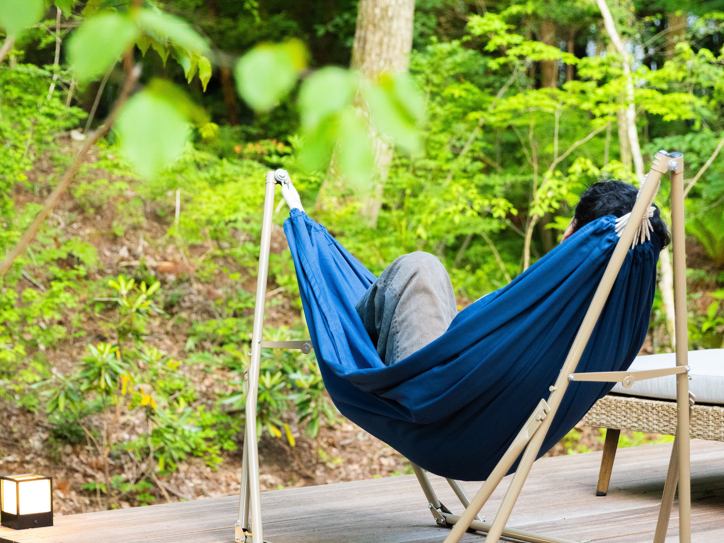 �L�X�e���X��BBQ���y���݁A�n�����b�N�ɗh����̂�т莞�ԁB