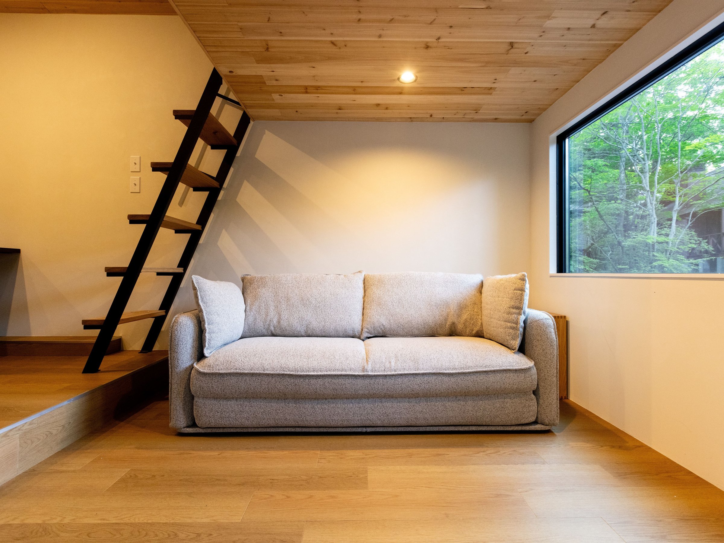 ���r���O