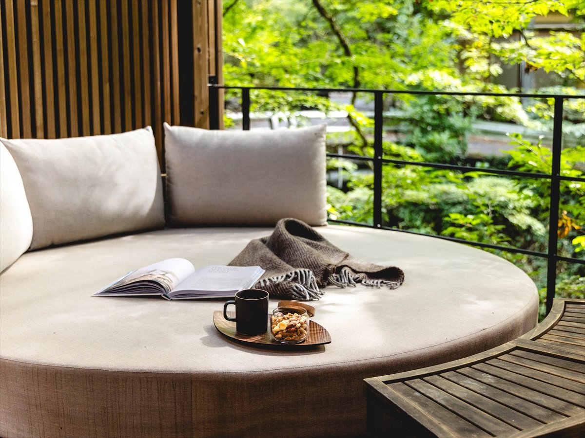 �b�e���X�b���E���h�\�t�@���������ґ�ȂЂƂƂ�