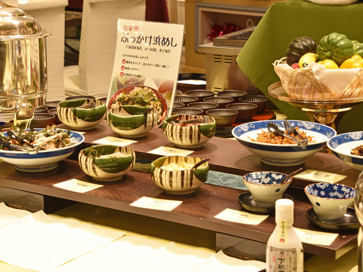 �y���H�z�z�e���X�^�b�t�ꉟ���̎��Ɛ��Ԃ������l�߂�