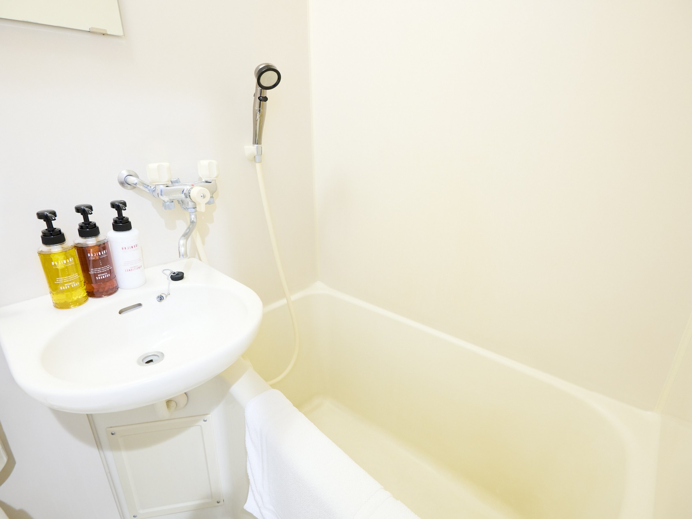 �o�X���[��