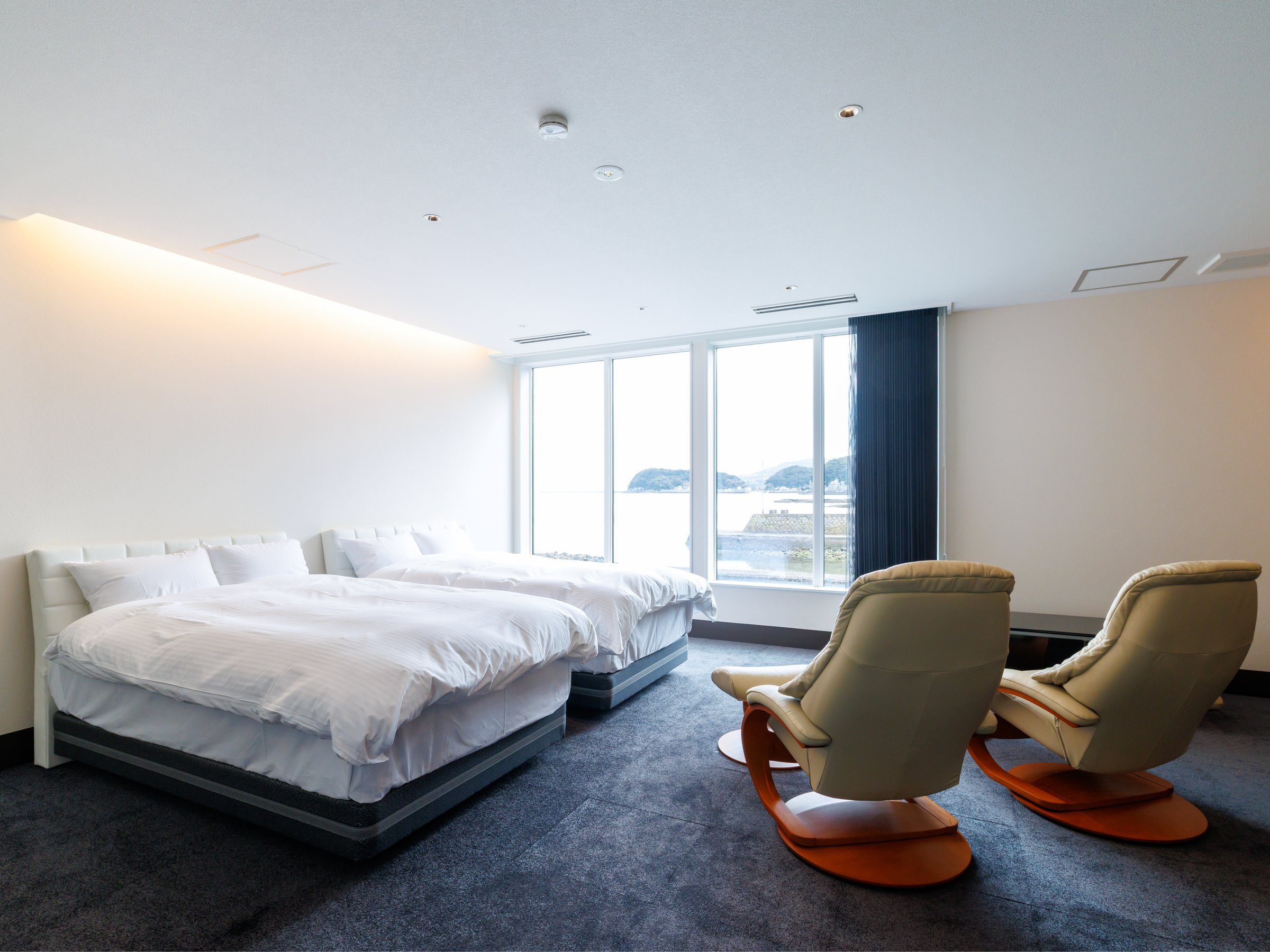 OCEAN ROOM 1F Living room