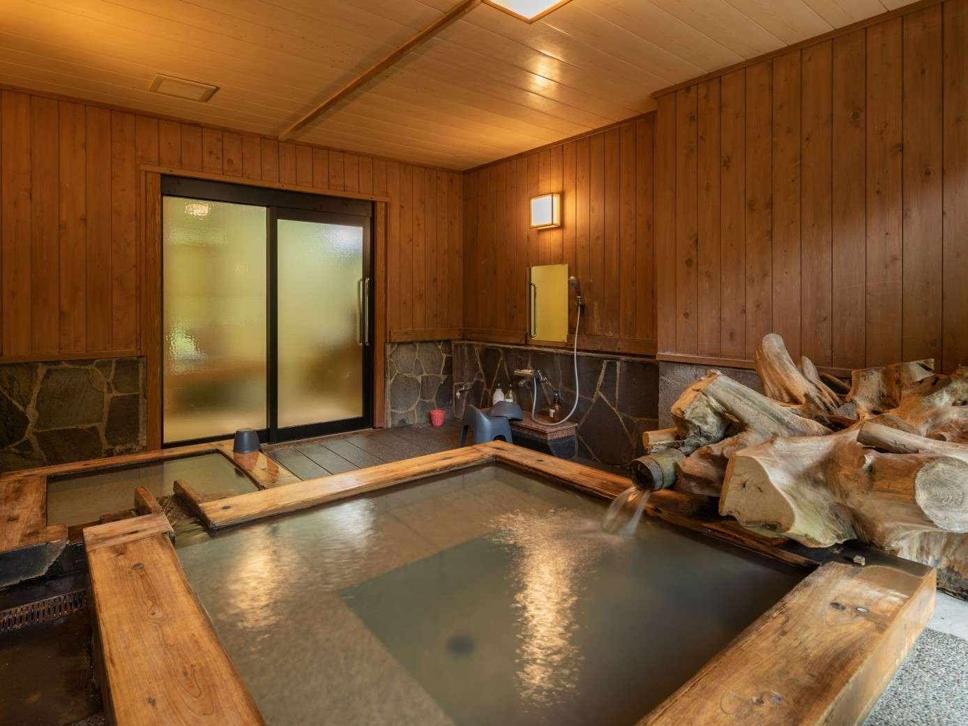 �Ђ̂��e�q���C(�����ݐ؁j�ɂ͑召�Q�̂����C���������܂��B