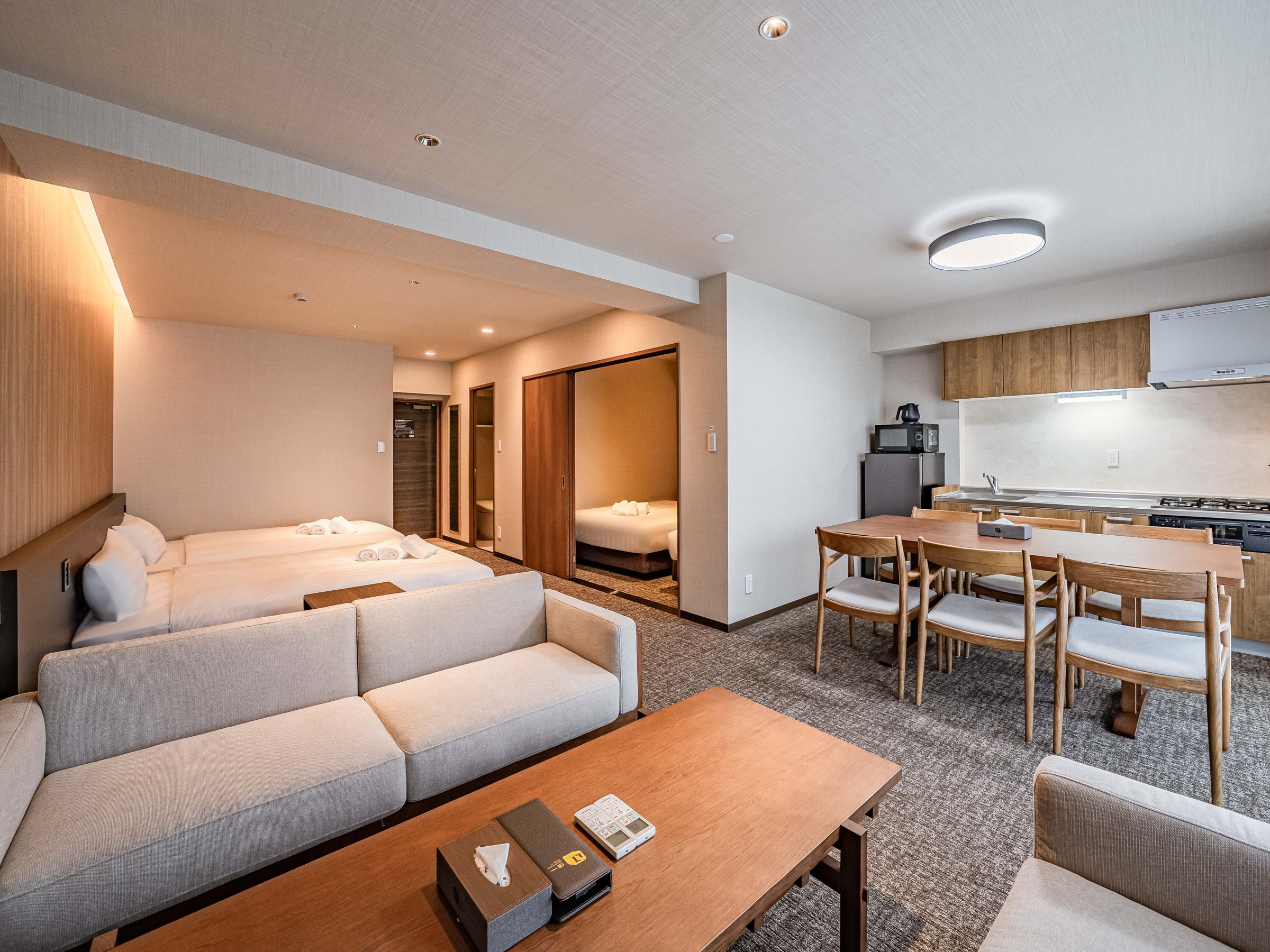 �t�@�~���[�X�C�[�g