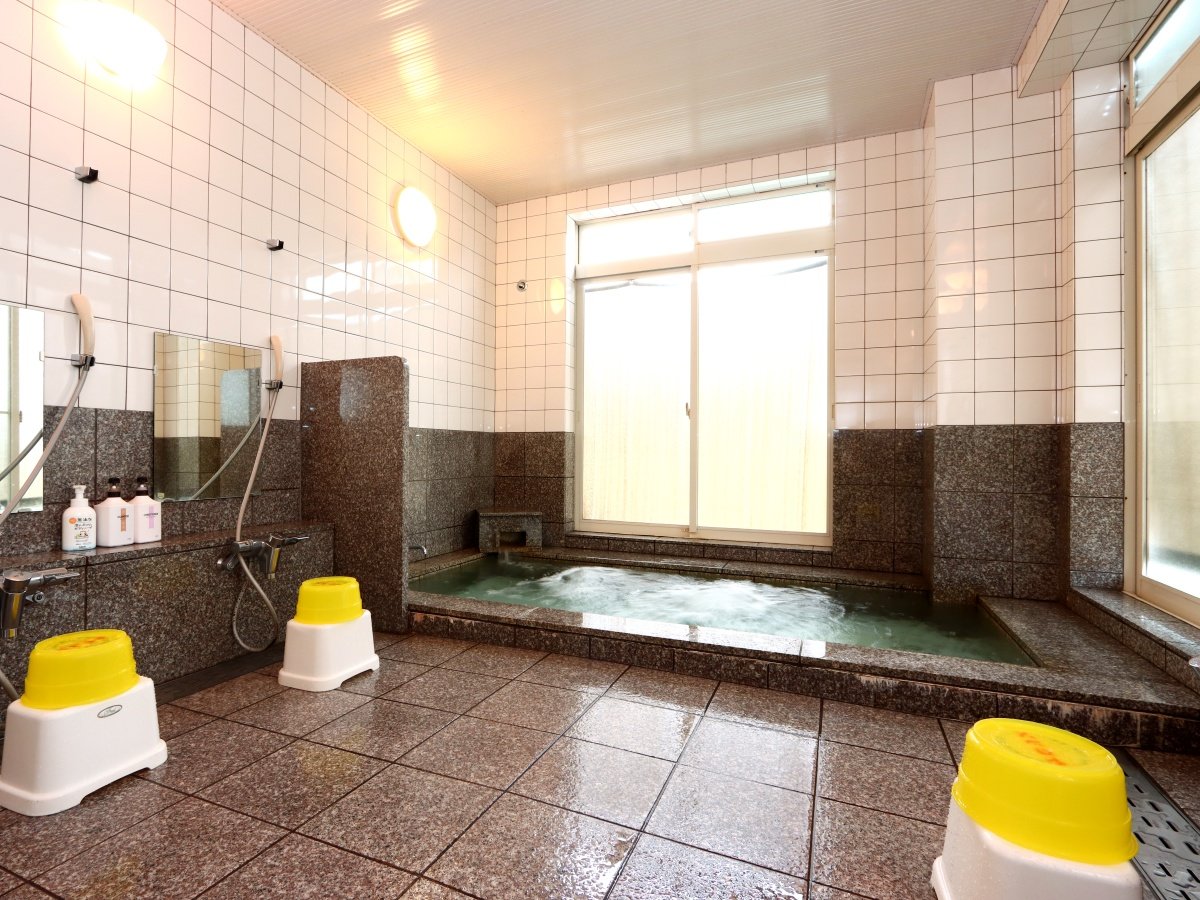 �����C�@���q�l�p�Ƀo�X�`�F�A�����p�ӂ��Ă���܂��B