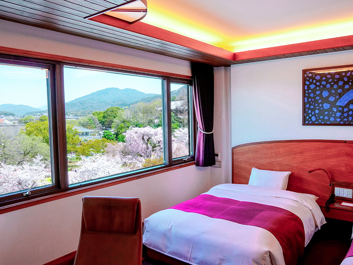 �p�m���}�p�[�N�r���[�c�C���B������͉~�R�����̍����y���߂������