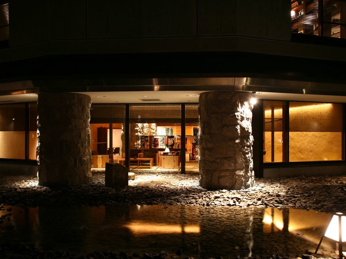 傫ȓUۓIȃGgXAv[`BDy֗Ȗ}oX^sĂ܂B