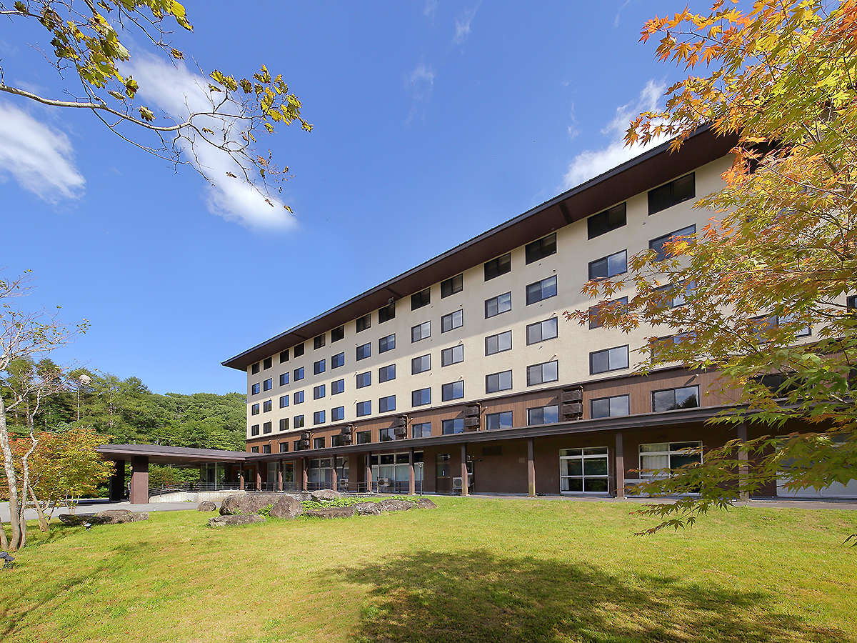 �y�O�ρz�t�͐V�΁A�H�͍g�t�B�Ă͔����n�A�~�͔���̐��E�B�G�߂��y���ރ��]�[�g�u�����]�[�g���X�p�v