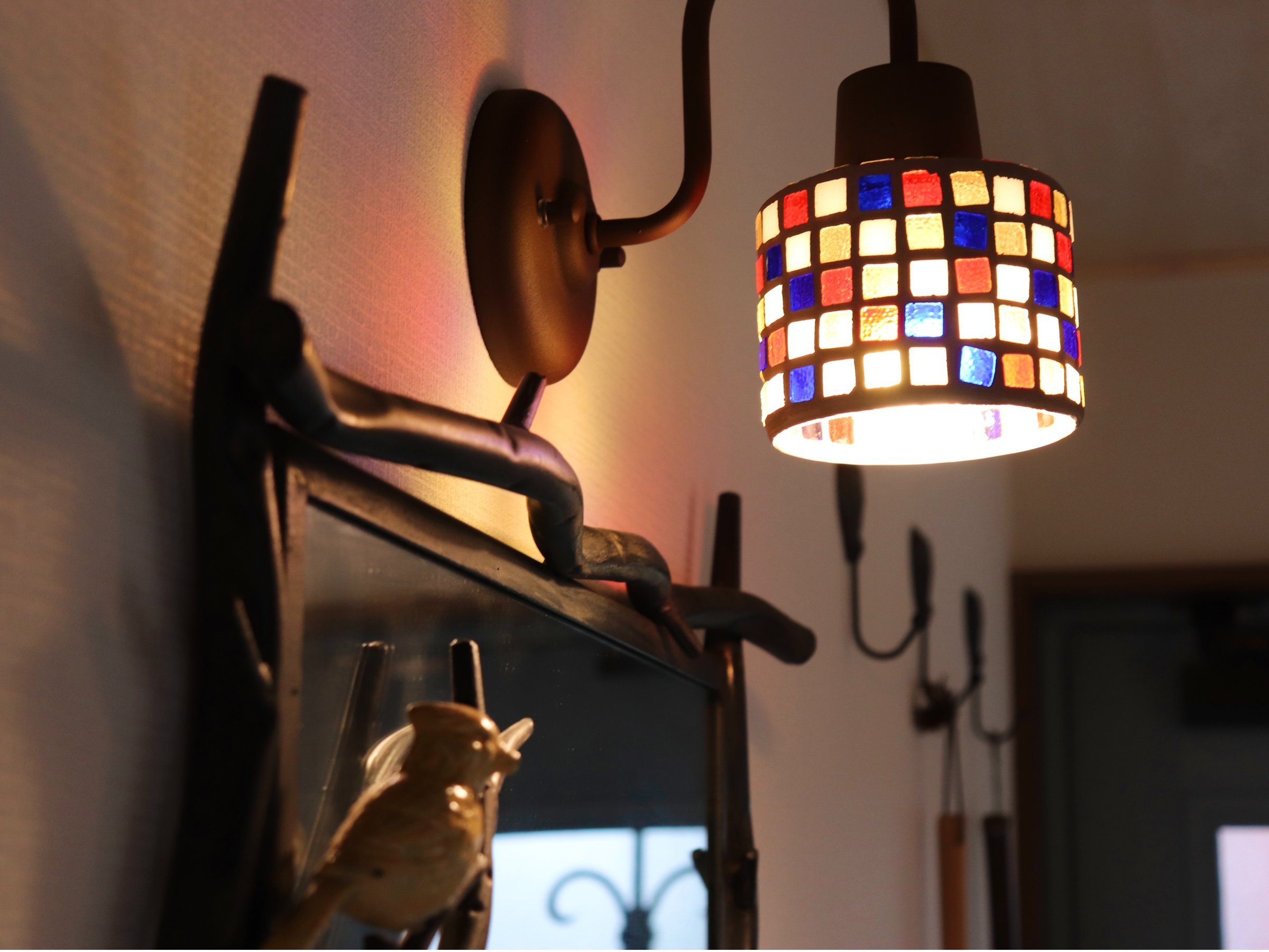 �X�e���h�O���X���̃��C�g���o�}���Ă���܂��B