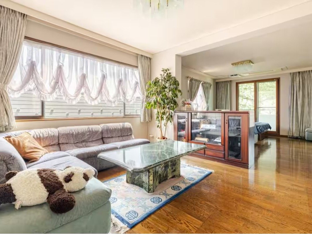 ���r���O