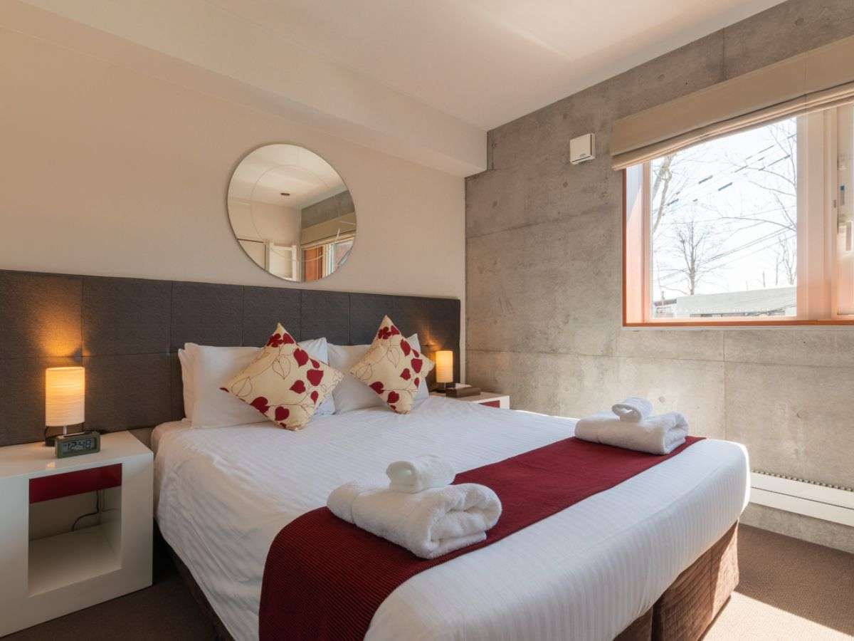 �x�b�h���[��