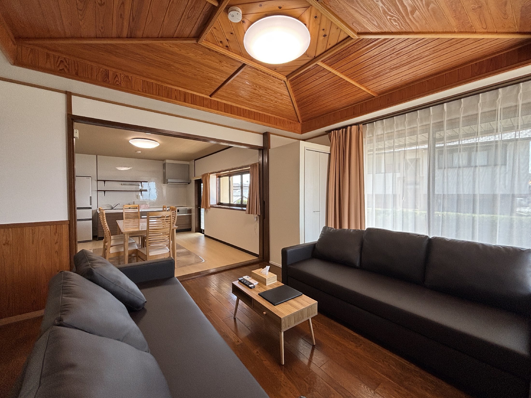 11`12l̓rÕ\t@xbhp܂