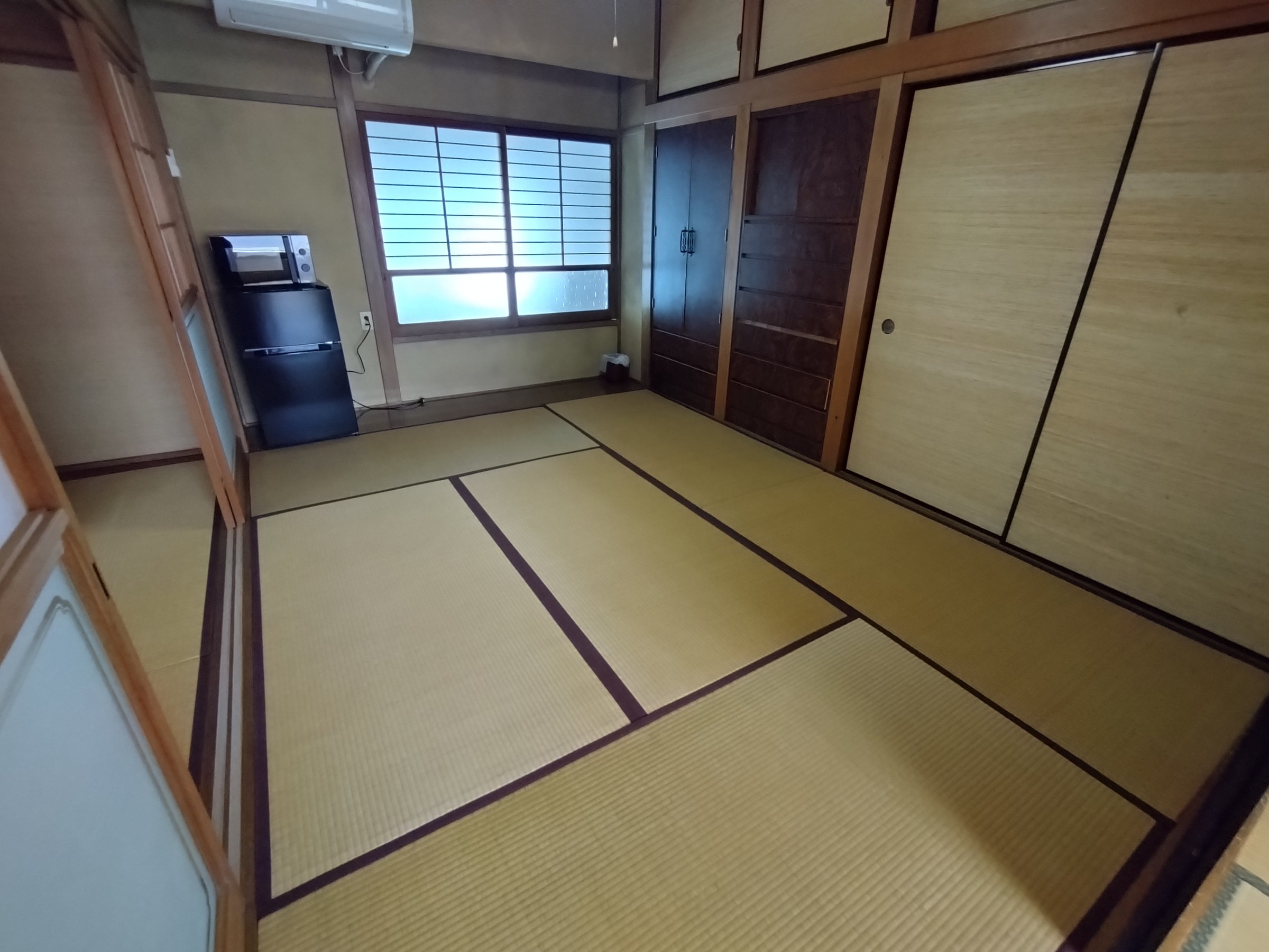 �������T