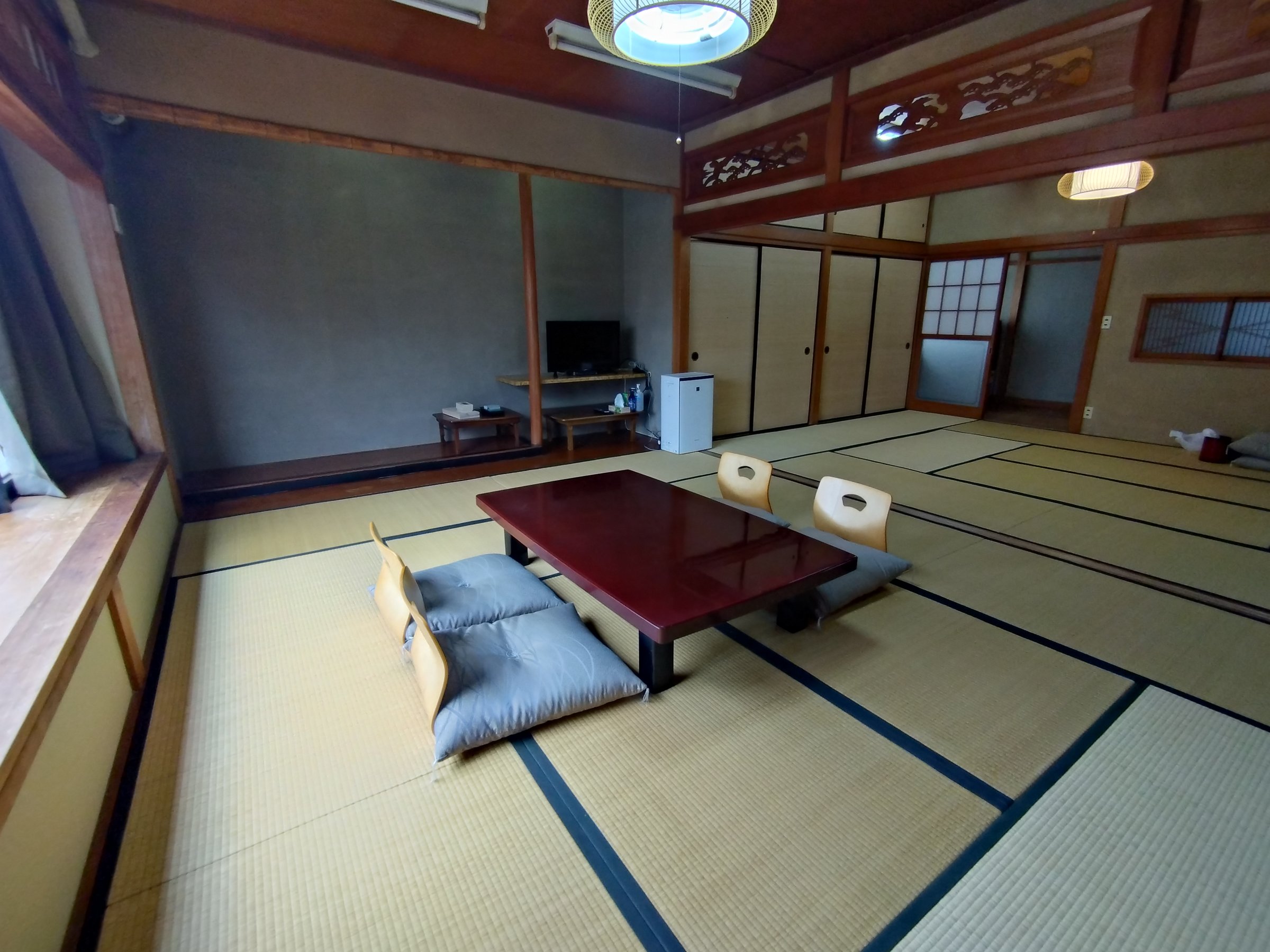 �������U