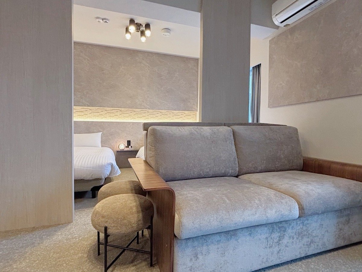 ���r���O