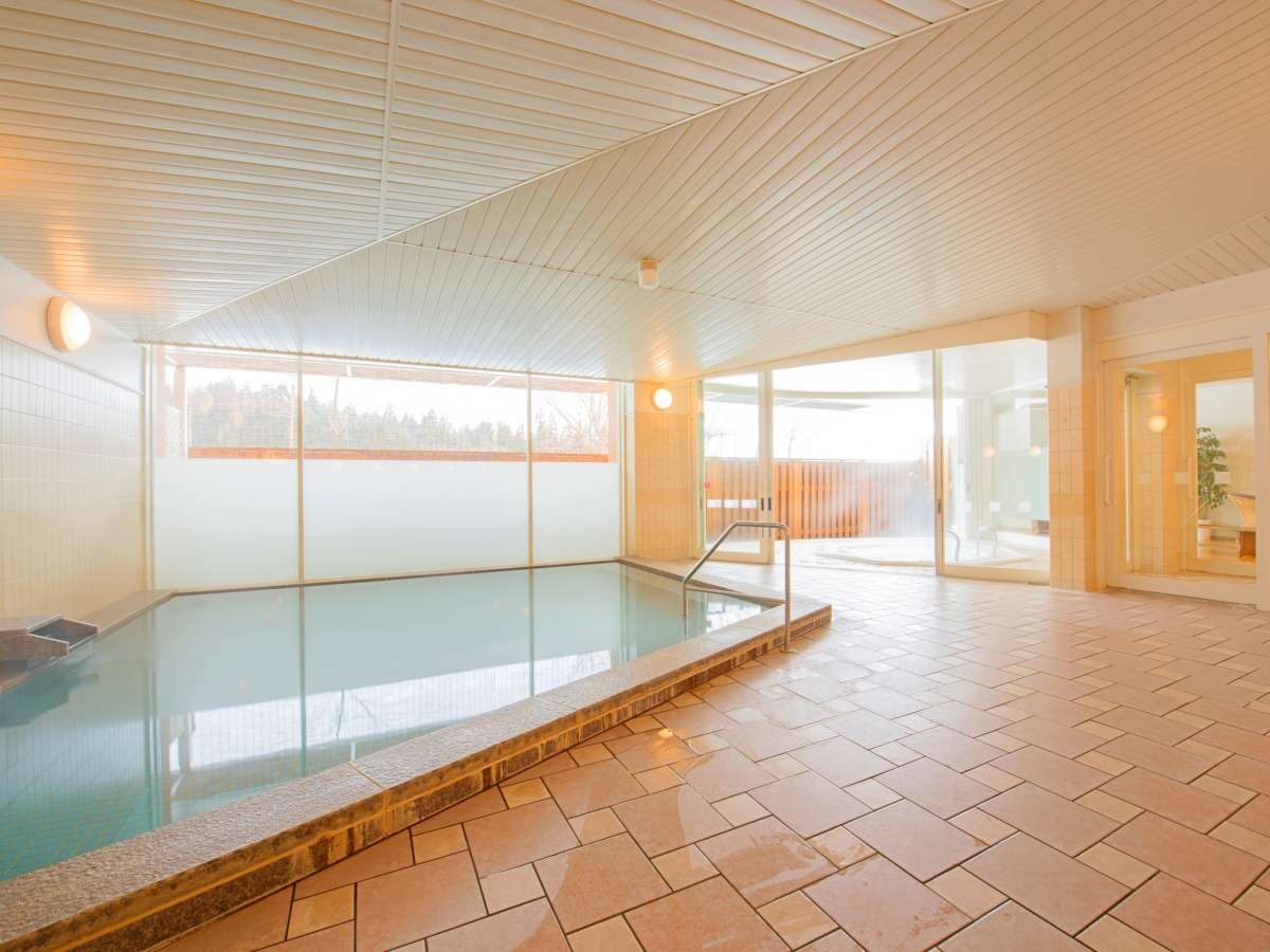 �����ɗD������A���J�����B�̂̐c���牷�܂�܂��B