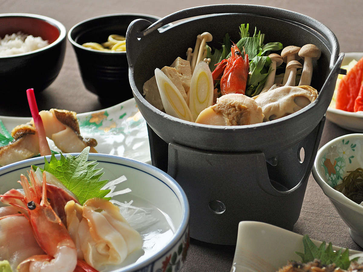 �y�H�E�~�̗[�H���F�ӂ����l�����z�����G�߂Ɋ������A�񂹓�B�̂̐c���牷�܂�܂��B