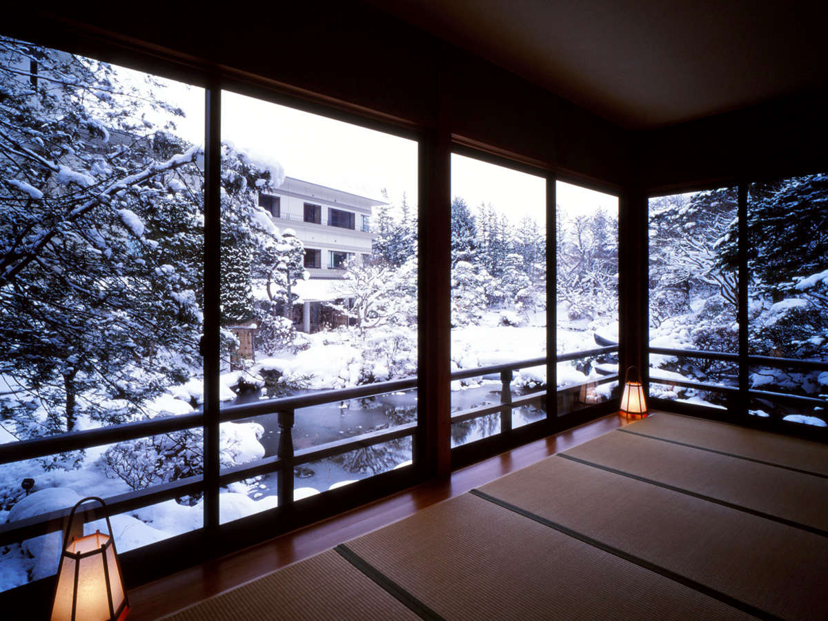 yٓzB~͐iF̒뉀]ł܂B