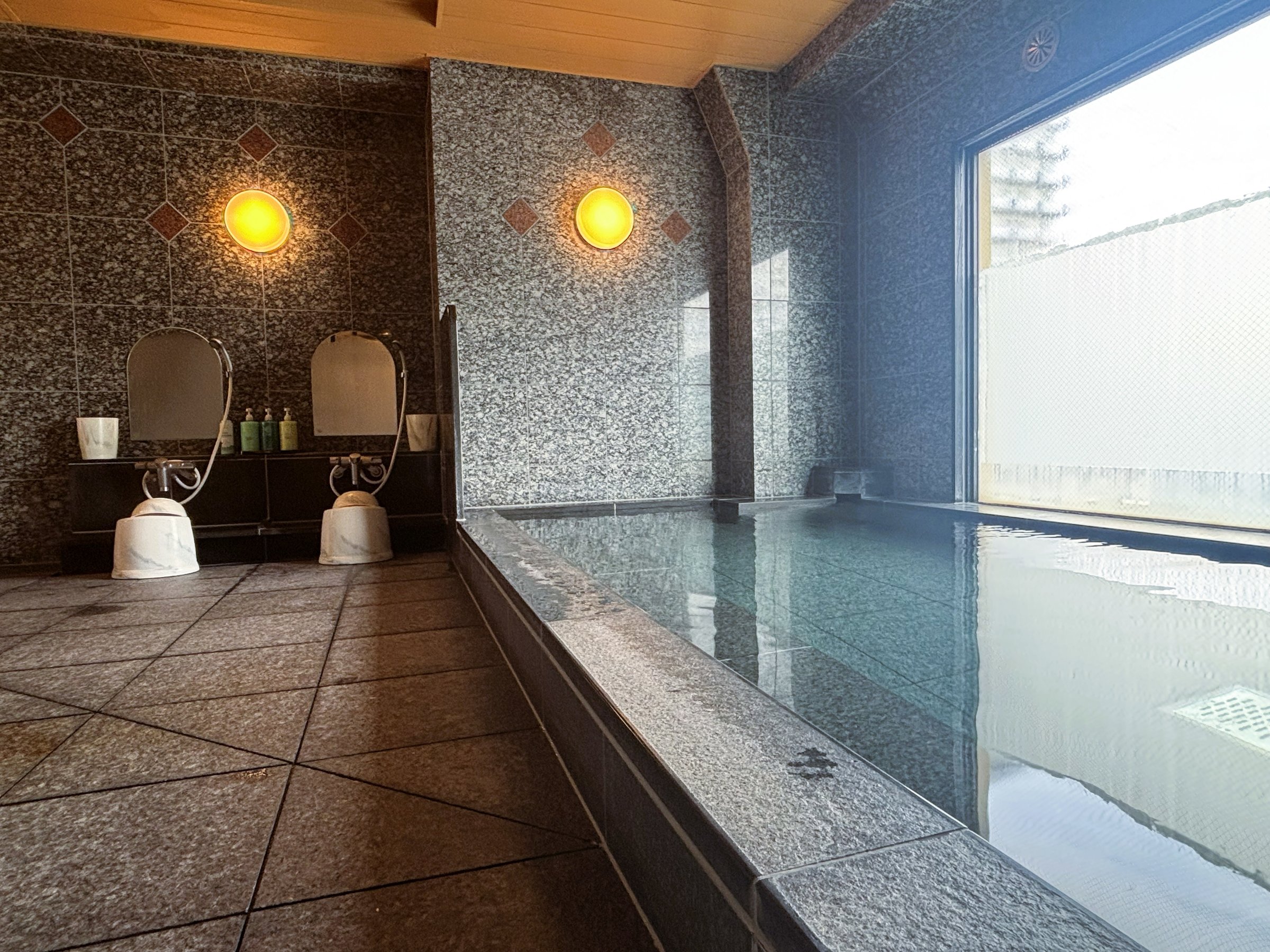 �ŏ�K�̐l�H����嗁��i�j���j�y5:00�`10:00/15:00�`26:00�z