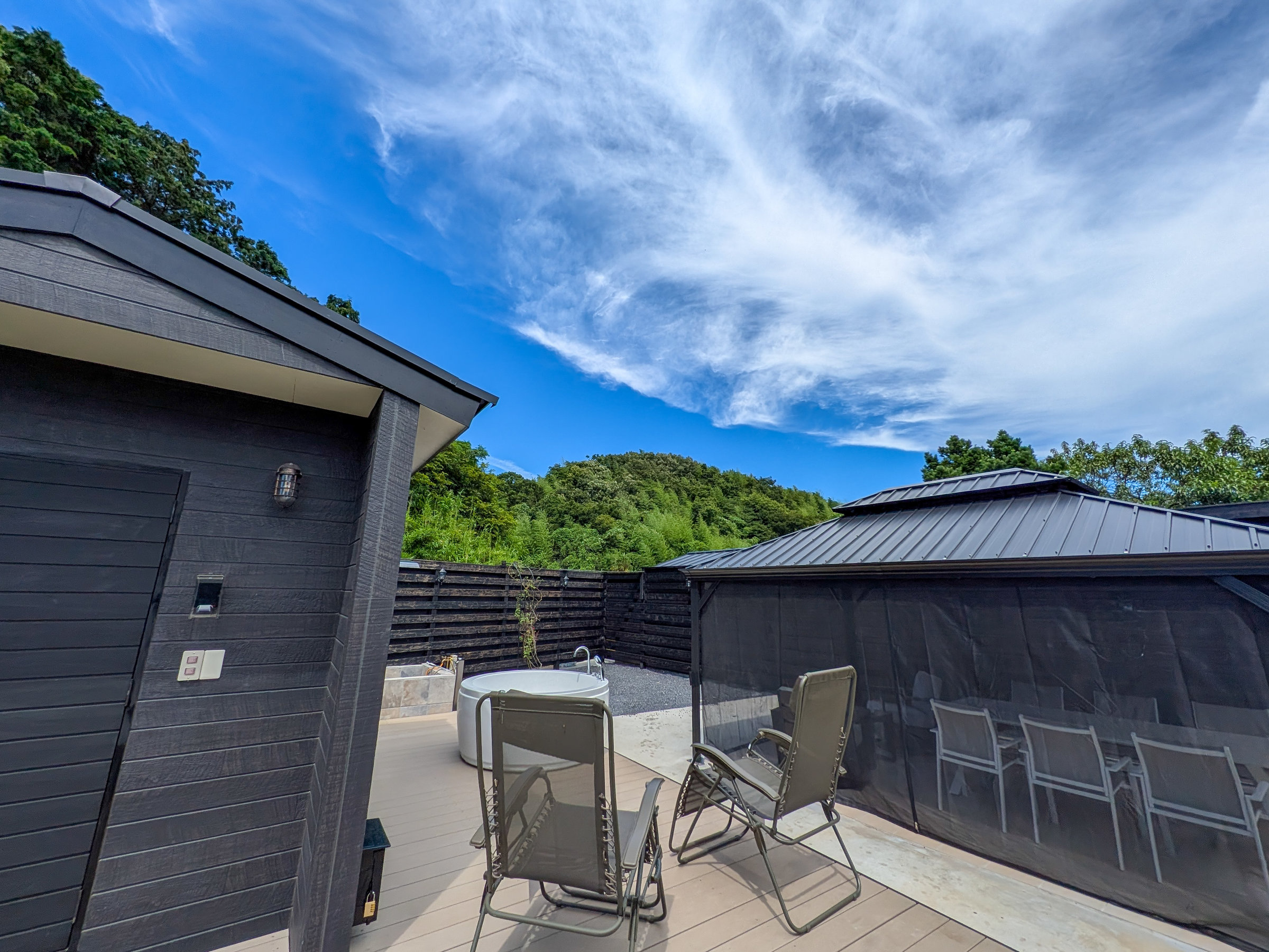 �ꉮ����50m��������ɂ���T�E�i��I�V���C�A�W���O�W�[�A�����O�V�����[�̂���X�y�[�X�ƂȂ�܂�