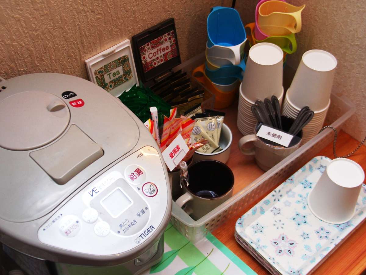 �y�ٓ��̗l�q�z�R�[�q�[�Ƃ����̖����T�[�r�X�I