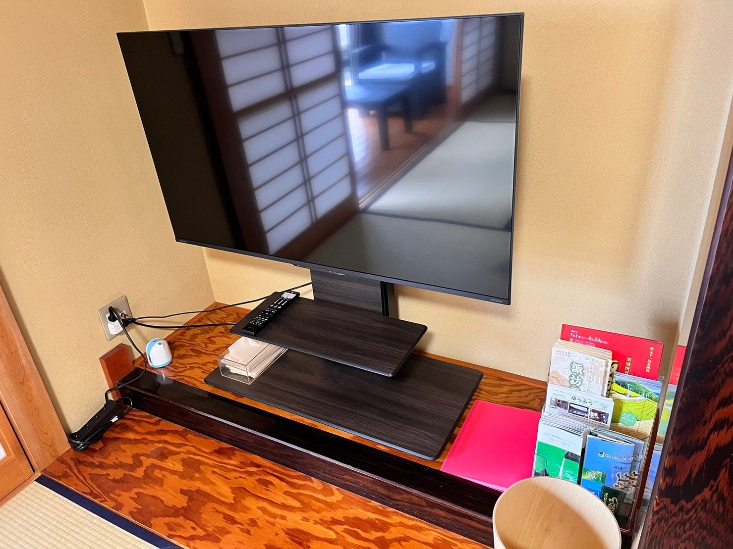 50�C���`��^�e���r
